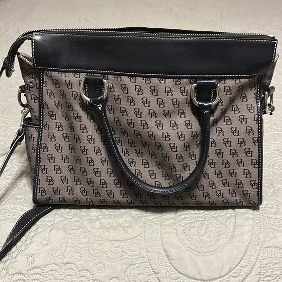 Dooney & Bourke Purse - Picture 1 of 5